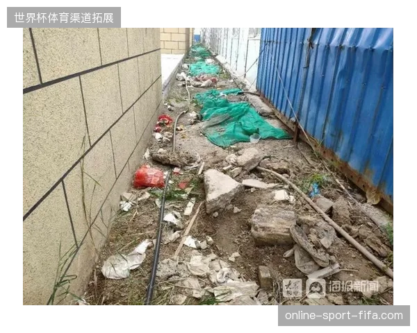 为何大型赛事散场阶段核心枢纽依然出现严重的人流堆积现象？
